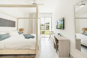 Two-bedroom apt With Pool View bbq in Lake View