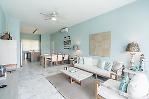 Two-bedroom apt With Pool View bbq in Lake View