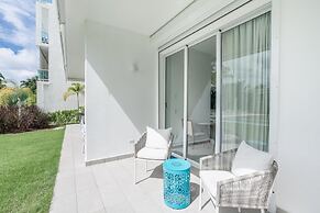 Two-bedroom apt With Pool View bbq in Lake View