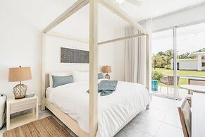 Two-bedroom apt With Pool View bbq in Lake View