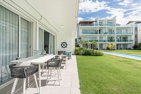 Two-bedroom apt With Pool View bbq in Lake View