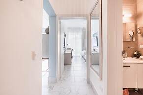 Two-bedroom apt With Pool View bbq in Lake View