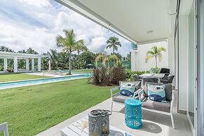 Two-bedroom apt With Pool View bbq in Lake View