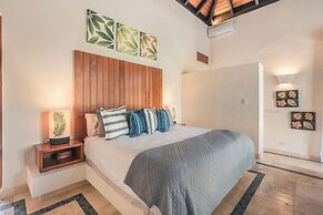 Tropical Villa With Picuzzi at Green Village B843