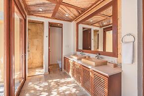 Tropical Villa With Pool at Green Village B843