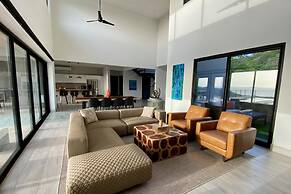 Playa Flamingo Beautiful new 5-br Oceanview Villa - Luxury Casa de Ilu