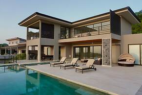 Playa Flamingo Beautiful new 5-br Oceanview Villa - Luxury Casa de Ilu