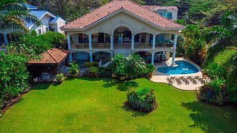Beachfront Potrero Nice 7-br Villa Chef Included - Casa Royal