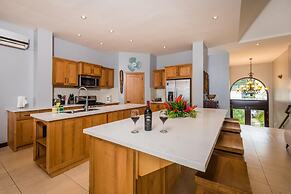 Beachfront Potrero Nice 7-br Villa Chef Included - Casa Royal