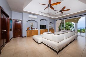 Beachfront Potrero Nice 7-br Villa Chef Included - Casa Royal