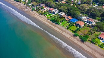 Beachfront Potrero Nice 7-br Villa Chef Included - Casa Royal