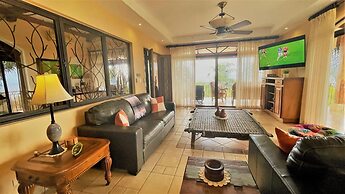 Playa Potrero 4 BR Home Large Saltwater Pool Spectacular Views - Villa