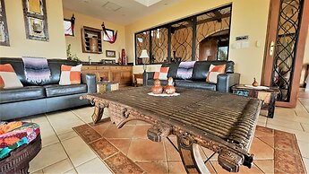 Playa Potrero 4 BR Home Large Saltwater Pool Spectacular Views - Villa