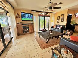 Playa Potrero 4 BR Home Large Saltwater Pool Spectacular Views - Villa