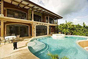 Playa Potrero 4 BR Home Large Saltwater Pool Spectacular Views - Villa