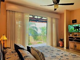 Playa Potrero 4 BR Home Large Saltwater Pool Spectacular Views - Villa