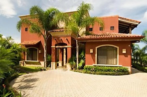 Playa Potrero 4 BR Home Large Saltwater Pool Spectacular Views - Villa