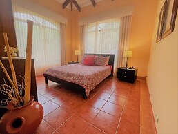 Playa Potrero 4 BR Home Large Saltwater Pool Spectacular Views - Villa