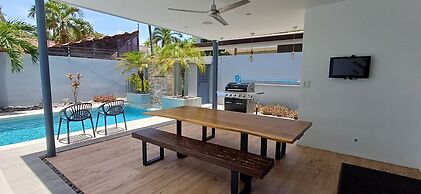 Playa Potrero Modern 3 BR Home Centrally Located - Casa Coastal Sereni