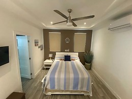 Playa Potrero Modern 3 BR Home Centrally Located - Casa Coastal Sereni