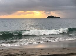 Playa Potrero Modern 3 BR Home Centrally Located - Casa Coastal Sereni