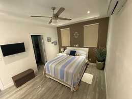 Playa Potrero Modern 3 BR Home Centrally Located - Casa Coastal Sereni