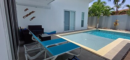 Playa Potrero Modern 3 BR Home Centrally Located - Casa Coastal Sereni