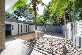 Playa Potrero Modern 3 BR Home Centrally Located - Casa Coastal Sereni