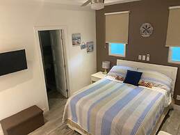 Playa Potrero Modern 3 BR Home Centrally Located - Casa Coastal Sereni