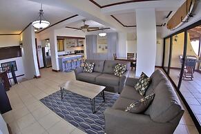 Spacious Condo in the Heart of Flamingo Sleeps 6 Presidential Suites 4