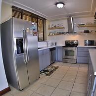 Spacious Condo in the Heart of Flamingo Sleeps 6 Presidential Suites 4