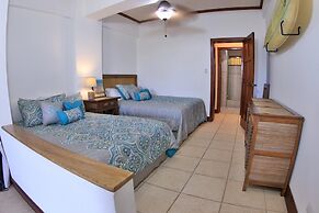 Spacious Condo in the Heart of Flamingo Sleeps 6 Presidential Suites 4