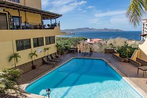 Spacious Condo in the Heart of Flamingo Sleeps 6 Presidential Suites 4