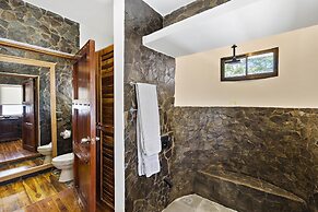 Playa Potrero - Beachfront Villa big Private Pool Bella Catalina