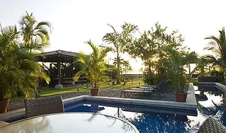 Playa Potrero - Beachfront Villa big Private Pool Bella Catalina