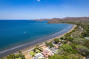 Playa Potrero - Beachfront Villa big Private Pool Bella Catalina