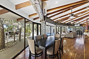 Playa Potrero - Beachfront Villa big Private Pool Bella Catalina