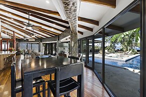 Playa Potrero - Beachfront Villa big Private Pool Bella Catalina