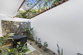 Playa Potrero - Beachfront Villa big Private Pool Bella Catalina