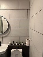 Charming Studio Apartment in London