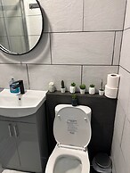 Charming Studio Apartment in London