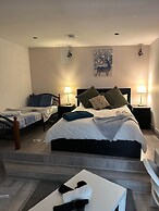 Charming Studio Apartment in London