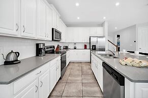 Luxury Villa, South Facing Pool! No Rear Neighbors. Themed Rooms, Thea