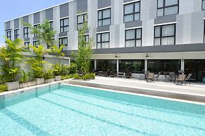 Gate43 Airport Hotel