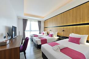 Gate43 Airport Hotel