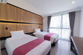 Gate43 Airport Hotel