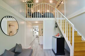 Gate43 Airport Hotel