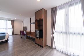 Gate43 Airport Hotel