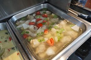 Gate43 Airport Hotel