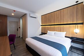 Gate43 Airport Hotel